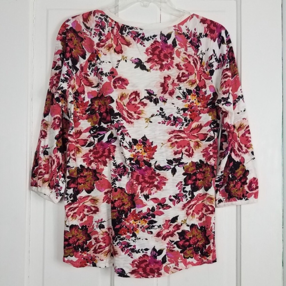 Adorable Lucky Brand Henley Top - Picture 2 of 5